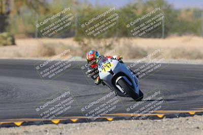 media/Oct-30-2022-CVMA (Sun) [[fb421c3cec]]/Race 16 Amateur Supersport Middleweight/